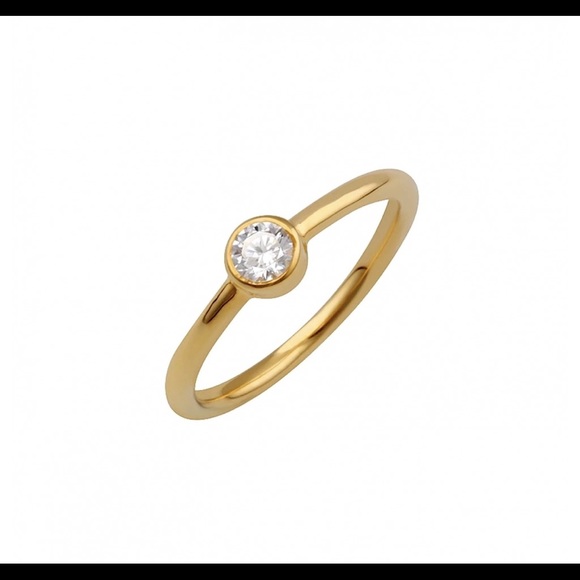 Chic Minimal Gold Solitaire Ring - Picture 4 of 4